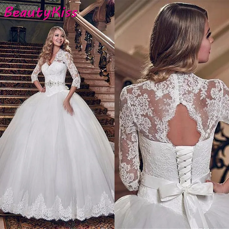 Винтажное кружевное бальное платье свадебное 2020 с рукавом 3/4 V-образным вырезом и