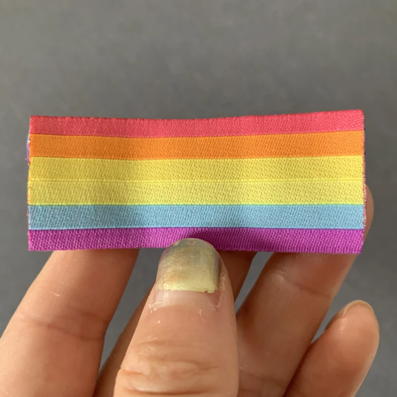 

Factory Price Customized 75D Colorful Strip Woven Label Woven Tag
