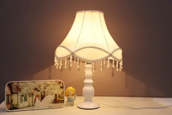 

European style table lamp bedroom lace warm bedside lamp simple modern wedding table lamp