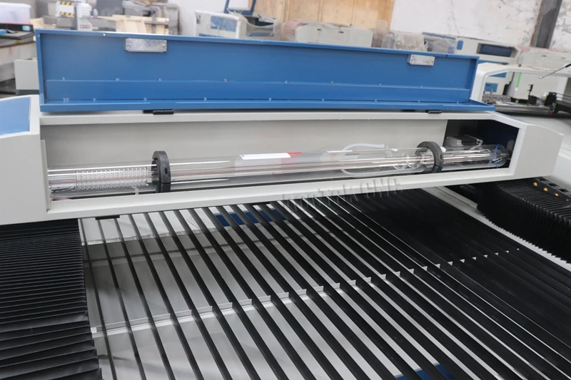 Competitive Price and High Productivity Co2 laser engraving machine1325 for nonmetal with Ruida controller