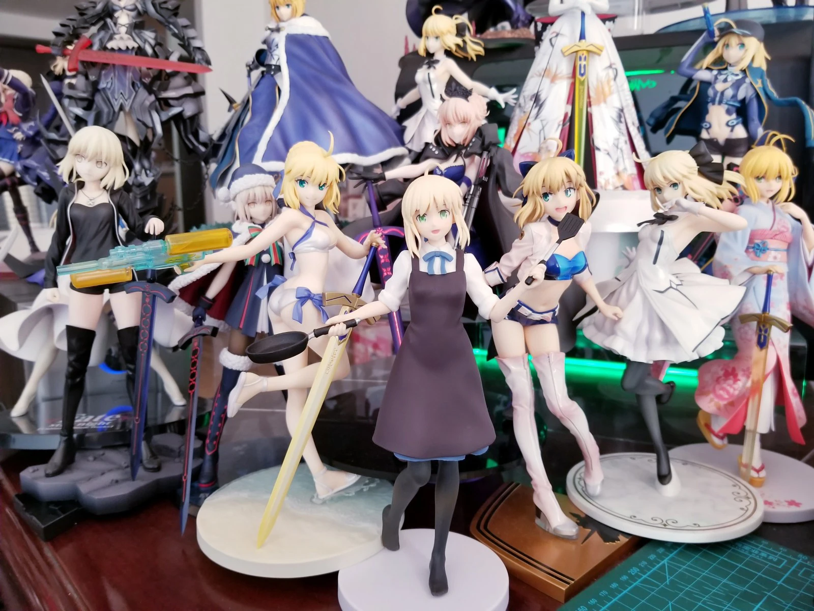 Details about   2020 NEW Anime Fate Saber Girl PVC Action Figure Collectible Model Toys For GIFT 