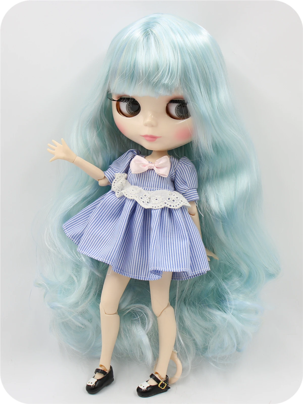 Neo Blythe Doll with Blue Hair, White Skin, Shiny Cute Face & Custom Jointed Body 2