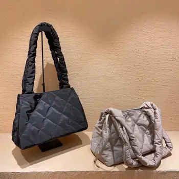 

New high quality fashion trend rhombic bread hand held Single Shoulder Messenger extra large bag for women