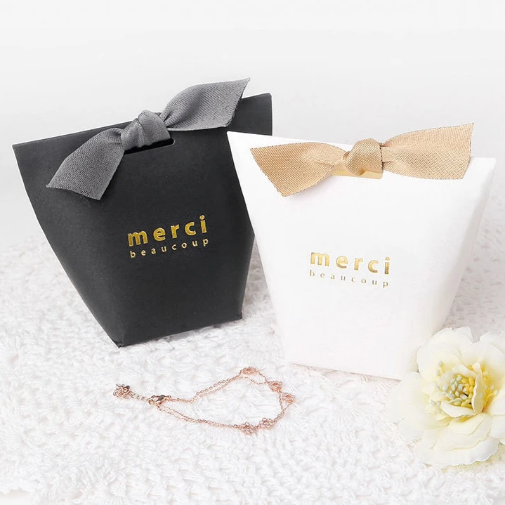 

MERCI BEAUCOUP White Color Wedding Gift Boxes Paper Cake Box Baby Shower Favor Boxes Candy Box With Ribbon 30pcs/lot