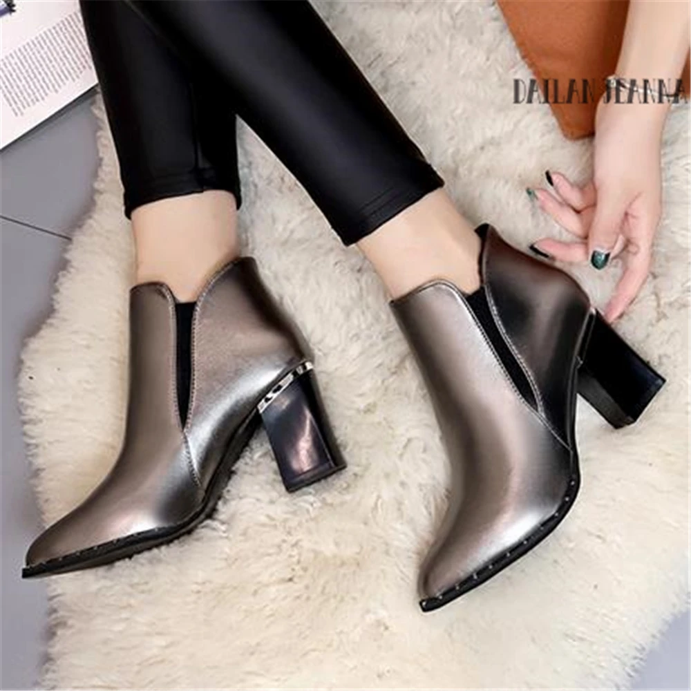 Женские ботинки в европейском стиле с заклепками британском Ботинки Martin Сезон