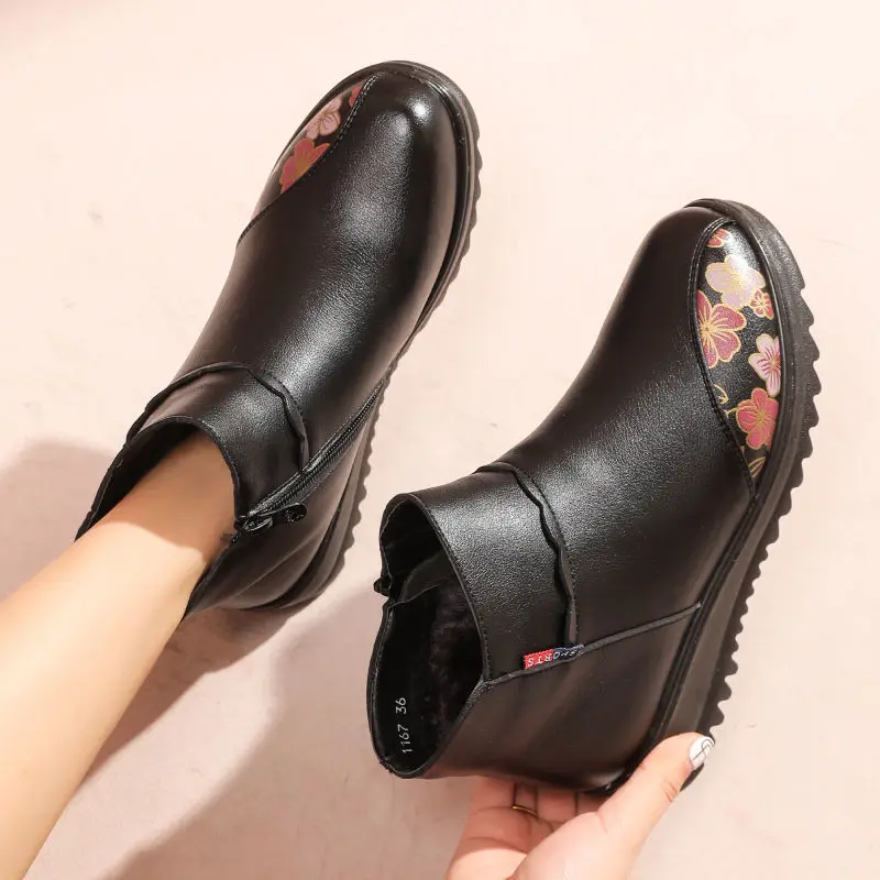 

Female spring boots plush shoes for women ankle leather boots 2021 trendy flower zipper mom casual shoes