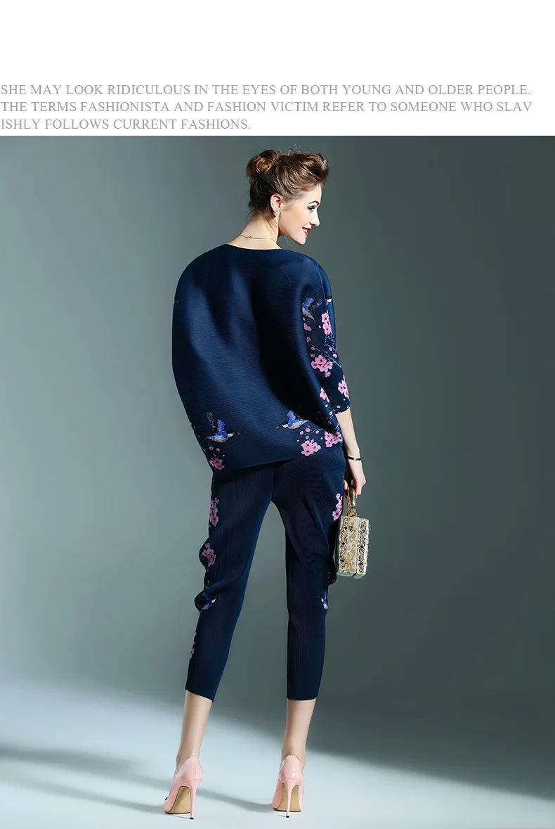 Рисунок 6 - Женский костюм с принтом в стиле ретро