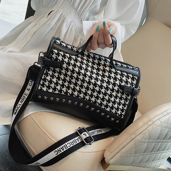 

Western style hit the color handbag bag ladies 2019 new Korean fashion wild rivet Shoulder Messenger bag ladies