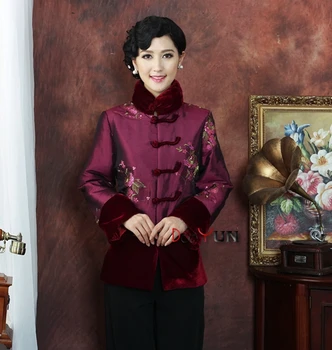 

Plus size velvet middle-aged mother grandmother mother-in-law temperament grandmother Sequins Embroidery Tang suit winter coat