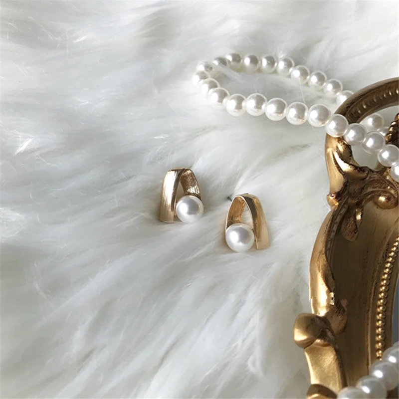 HUANZHI новые корейские простые дизайнерские геометрические неправильные искажения жемчужные золотые металлические серьги для женщин девушек вечерние свадебные ювелирные изделия