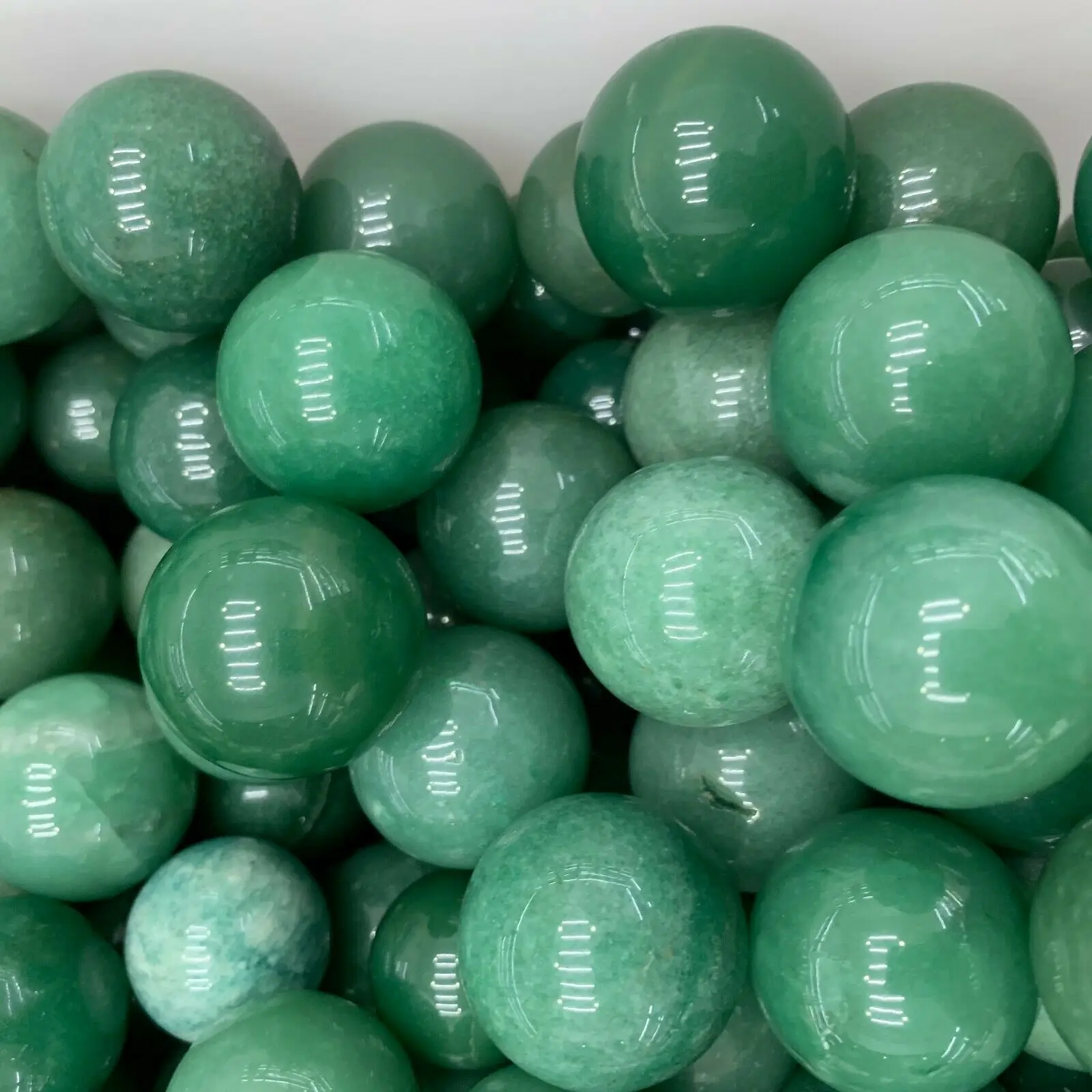 

Green aventurine sphere quartz crystals natural stones and minerals gemstones spiritual healing decoracion hogar moderno