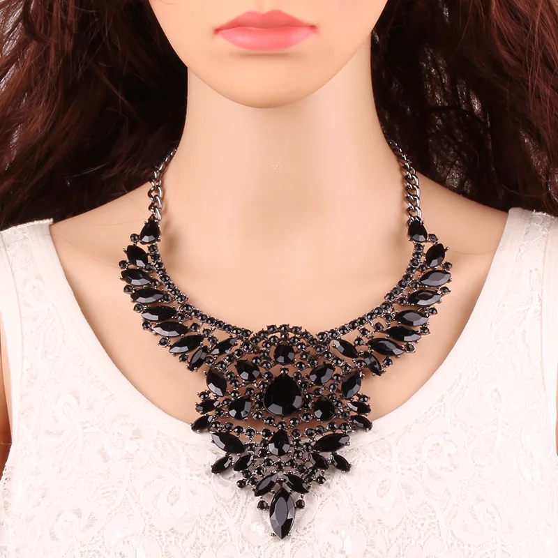 

Europe And America Hot Sales Geometry Big Brand Necklace Exaggeration Long Diamond Set Multi-color Nightclub Party Necklace