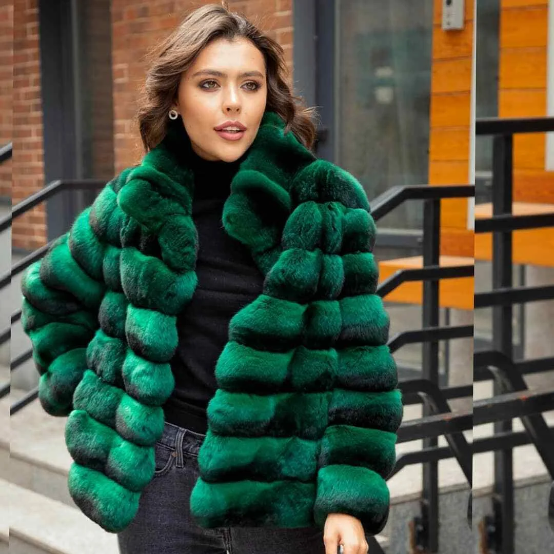 Женская зимняя куртка с воротником-стойкой