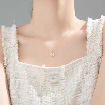 

925 Sterling Silver Moon Necklace Silver Pendant Shiny Zircon Clavicle Chain Golden Simple Retro Women Jewelry Holiday Gift
