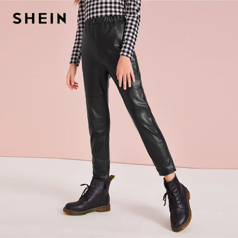 SHEIN Kiddie/черные однотонные повседневные кожаные штаны с эластичной резинкой на талии; детские штаны; осень г.; уличная одежда с высокой талией; укороченные брюки из искусственной кожи