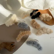 

Winter Plush Hair Claw Elegant Hairpins Faux Fur Hair Clip Barrette Crab Headwear For Women Girls Hair Accessories