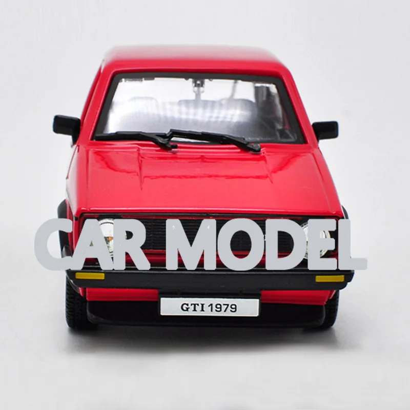 1:24 Масштаб сплава игрушечных транспортных средств 1979 гольф GTI MK1 автомобиль модель детских игрушечных автомобилей авторизованный игрушки для детей