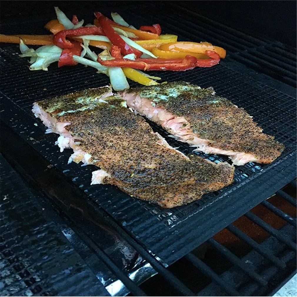 

2020Reusable BBQ Grill Mat Heavy Duty Non-Stick Mat Easy to Clean Barbecue Grilling Accessory for Barbecue Lovers