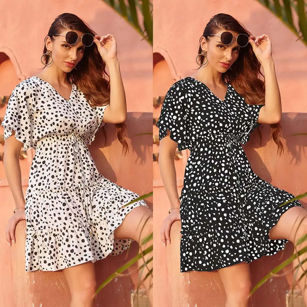 

Yfashion Woman Dress Short Sleeves and V-Neck Dots Printed Beach Wear Vacation Costume