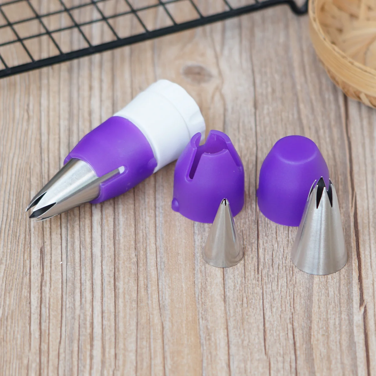 

Piping Nozzle Connector For Small Medium Size Icing Tip Cake Decorating Pastry Coupler Adapter Accessory Converter