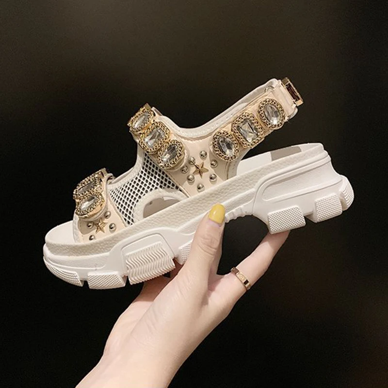 11018452179_1539052875