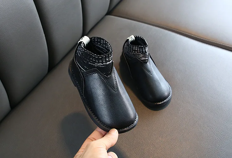 Новые зимние детские короткие сапоги из искусственной кожи, плюшевые модные детские кроссовки принцессы, Детские хлопковые сапоги на мягкой подошве