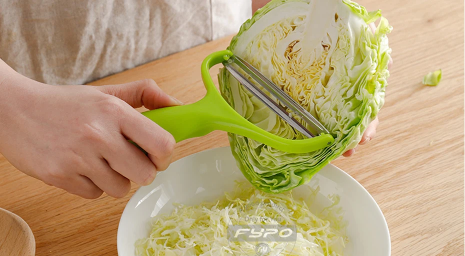 лук нарезанный кубиками. капуста белокочанная нарезанная. шинкование капусты. шинковать это. капуста белокочанная нашинкованная.