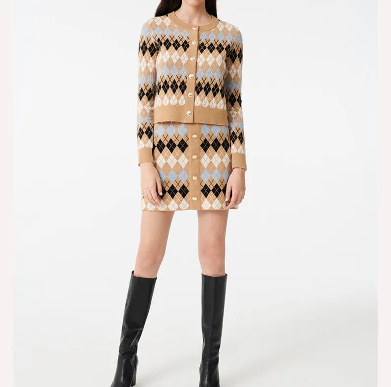 

New spring 2020 Temperament women blend Gingham jacquard plaid argyle diamond check cardigan knitted sweater