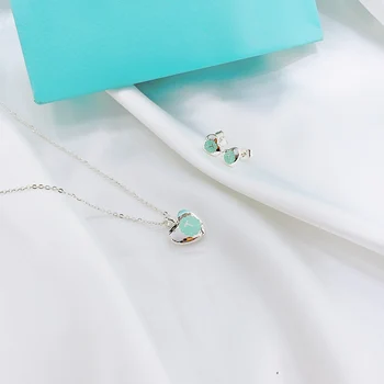 

Luxury BrandTrendy Stainless Steel Necklace Women Dainty Pendant Heart Necklace Love Chokers Necklaces For Women