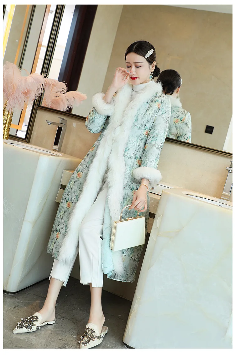 

Traditional Chinese Tang style embroidered big size long winter cotton lining warm jacket outwear with rabbit fur for women