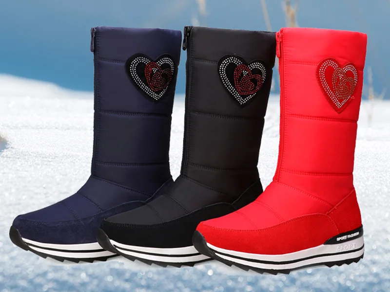 Зимние сапоги из натуральной замши; женская обувь на танкетке; зимние сапоги до середины икры; женские теплые сапоги на платформе с кристаллами; цвет синий, красный, черный; A360