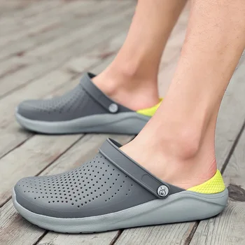 

2020 Men Sandals Crocks Summer Hole Shoes Crok Rubber Clogs Men EVA Unisex Garden Shoes Black Crocse Beach Flat Sandals Slippers