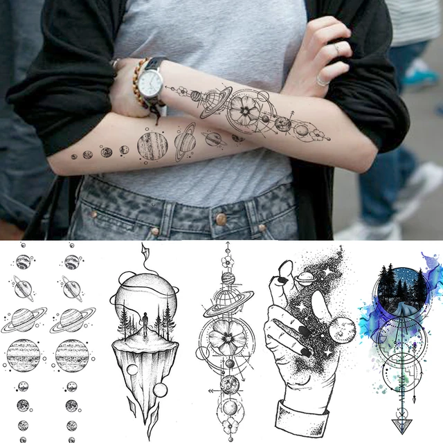 Tatuajes temporales de planetas a la moda para mujer, tatuajes temporales  para adultos, arte corporal, manos, brazo, Galaxia falsa, manos, ancla,  flor, pegatina negra - AliExpress