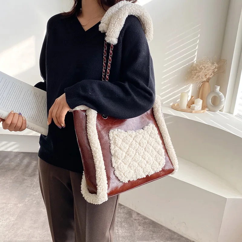 Осенняя и зимняя плюшевая женская сумка, новинка, корейская мода, женская сумка на одно плечо, маленькая квадратная сумка