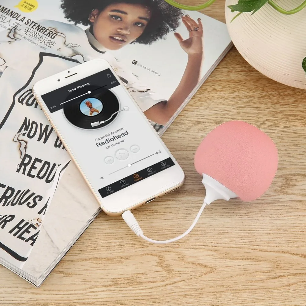 

Unique Portable PC Music Sponge Ball Style 3.5mm Mini Speaker Player Audio Dock with USB Cable Plug & Play DC5V 2W