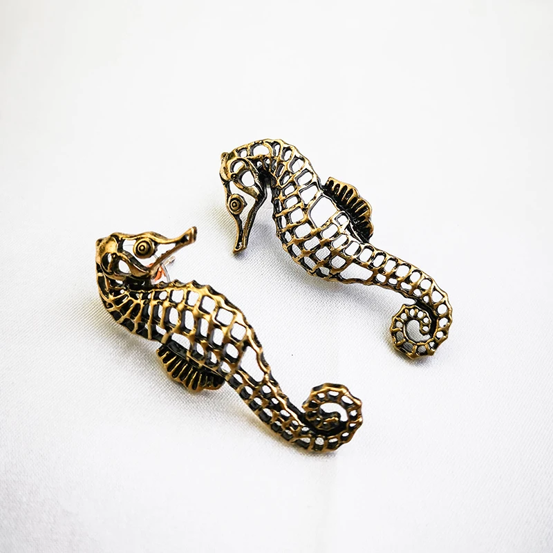 

Bohamia New Arrival Simple Design Hollow Seahorse Stud Earring For Women Handmade Date Gift Jewerly
