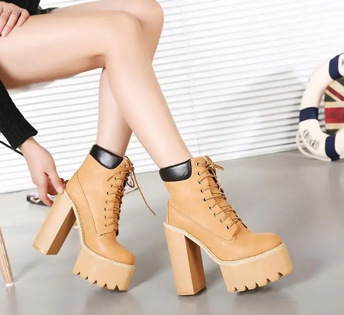 

2018 Europe and the United States hate the sky high black and white women's boots super high-heeled waterproof platform thick bo