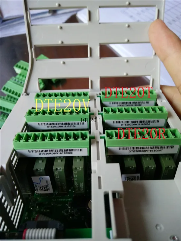 DTE10T DTE10P прибор контроль температуры модульный регулятор температуры