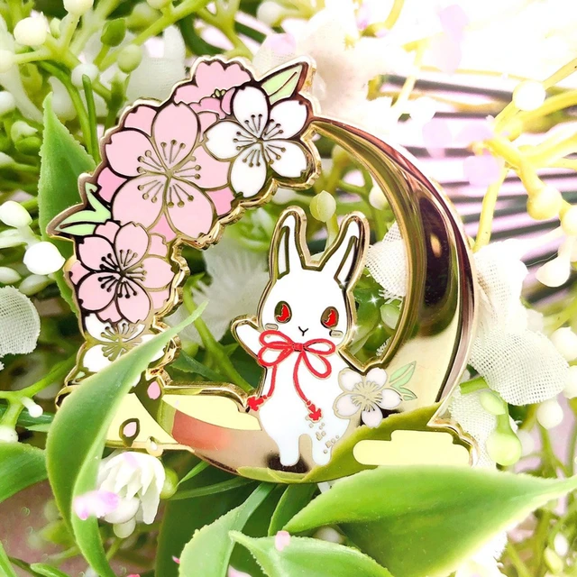 The classic sakura brooch