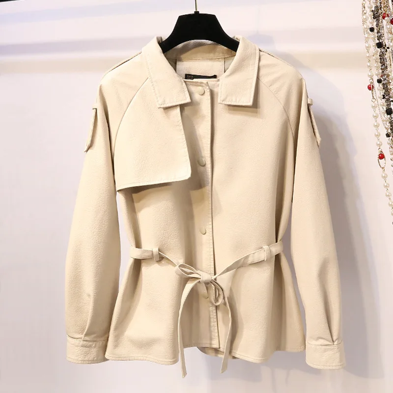 Рисунок 2 - Женская демисезонная куртка из