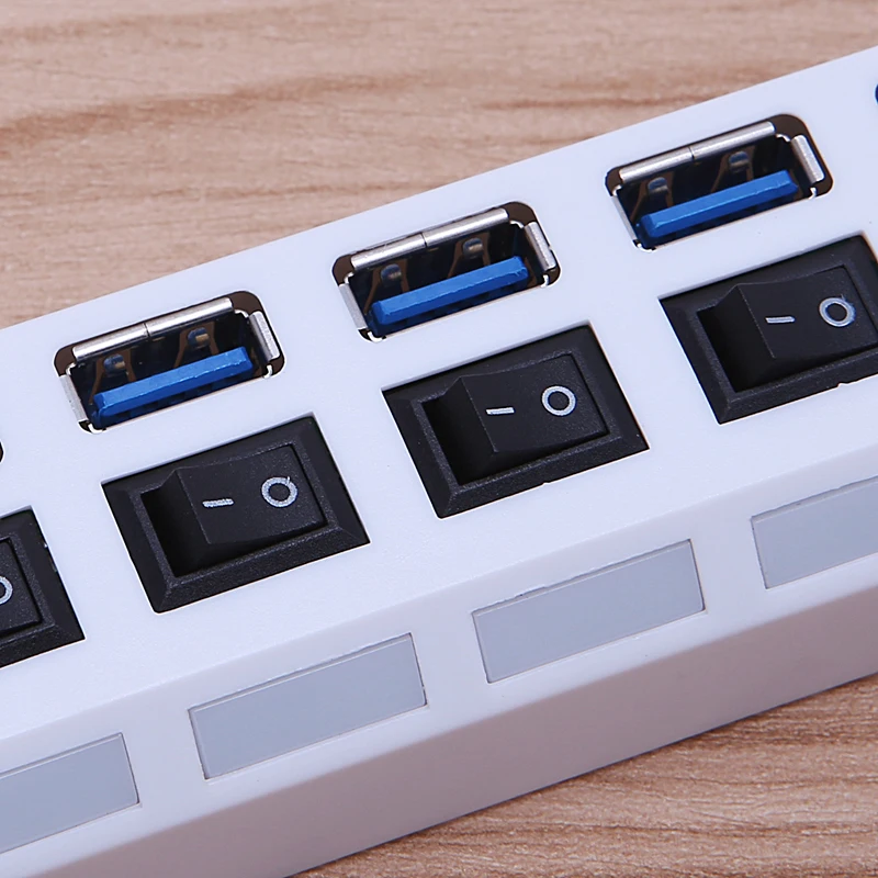 7 Порты и разъёмы USB 3,0 концентратор с переключателем ВКЛ/ВЫКЛ
