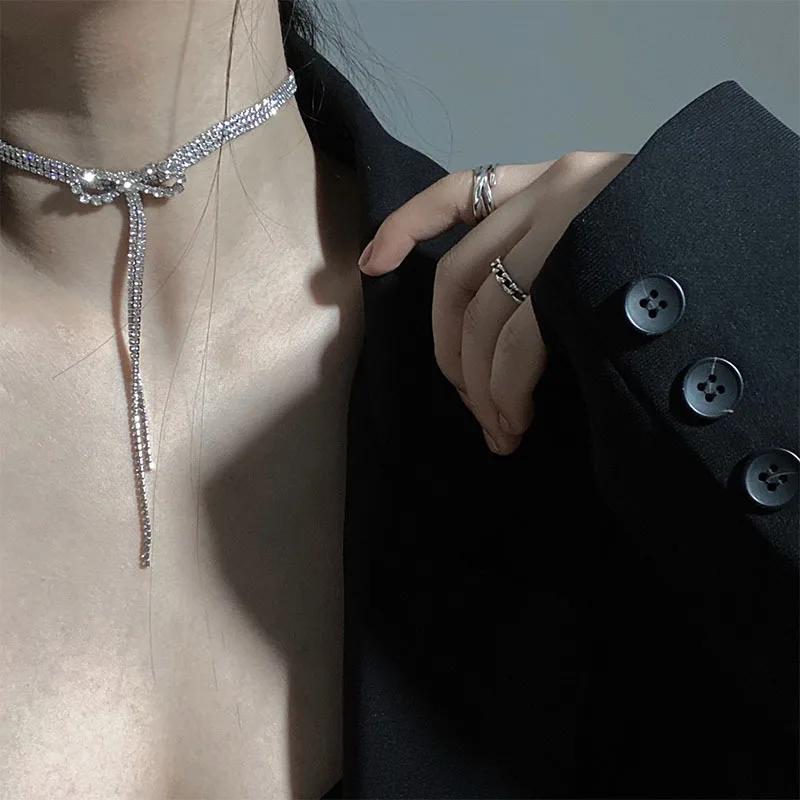 Light luxury design sense rhinestone bow necklace women's long tassel clavicle chain T-shaped fashion of nature | Украшения и