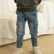 Junichi Yield/джинсы с потертостями для мальчиков; Новинка года; Стильный комбинезон с большими карманами; детская весенняя одежда; модные штаны