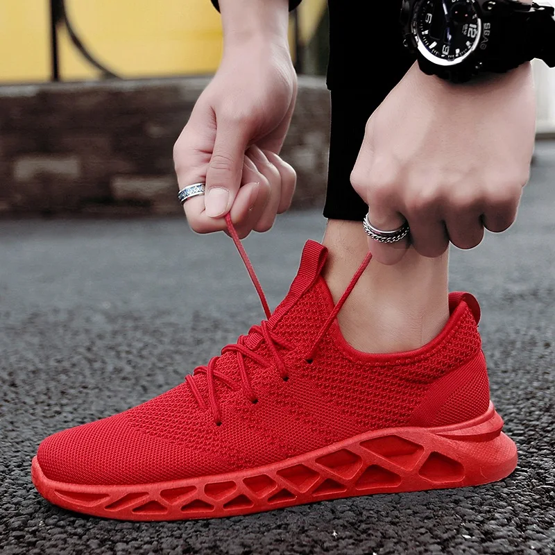

2019 MEN'S SHOES Spring Summer New Style Men Fly Netting Shoes Punched Sheet Surface Athletic Shoes Casual Shoes Men's Running S