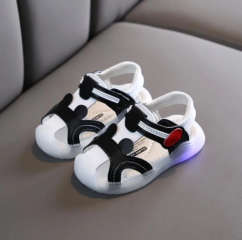 

LED With Light Girls Boys Summer Sandals Flash Children Soft Sole Beach Sandals Anti-slip Cozy Cute Kids Sport Sneakers