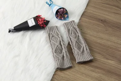 gray Новинка осень зима унисекс короткие теплые, без пальцев перчатки вязаные перчатки модные милые мягкие перчатки с геометрической прострочкой Варежки 7 цветов CA3306 - Цвет: gray