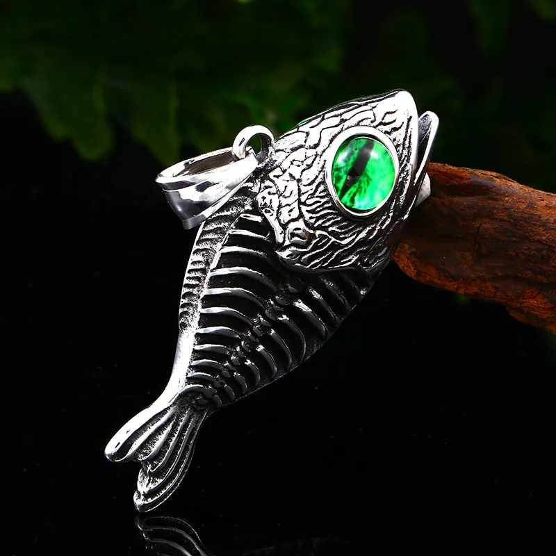 Стальной солдат рыбья кость с зеленым глазом necklaec популярный кулон из