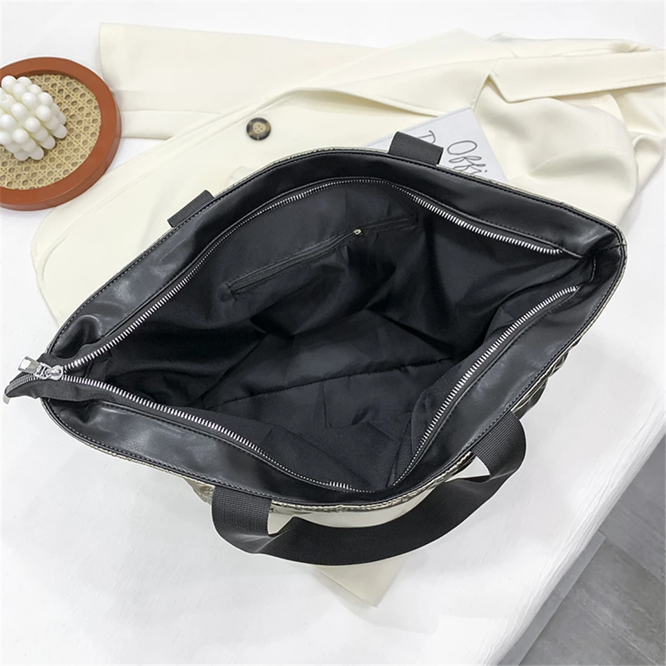 Рисунок 6 - Вместительная женская вместительная сумка