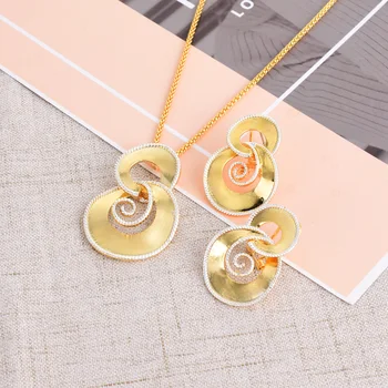 

Viennois Dubai Jewelry Set For Women Gold Plated Geometric Hollow Round Design Choker Necklace and Stud Earrings Jewelry Set