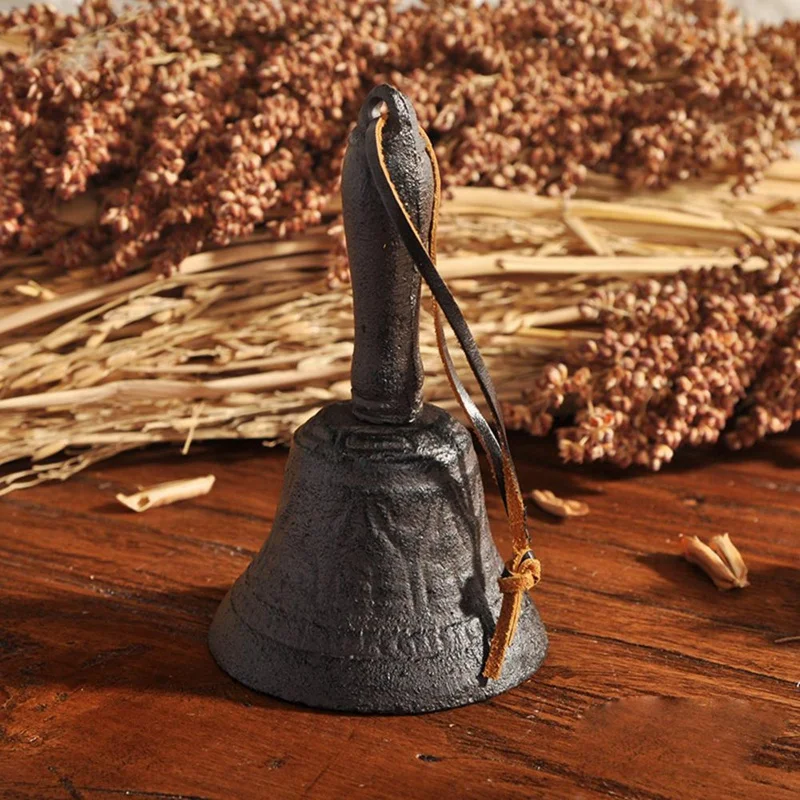 

Botique-Cast Iron Christmas HandBells American Country Retro Wrought Iron Wind Chimes Doorbell Hangable for Restaurant Bar Rust